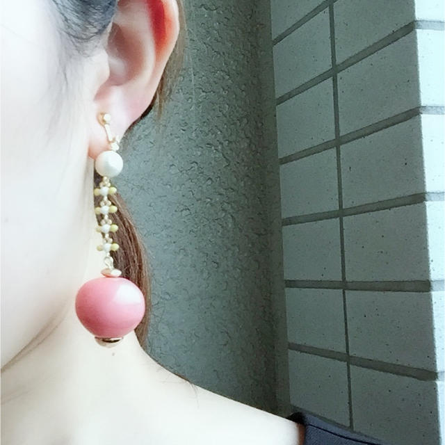 TSUMORI CHISATO(ツモリチサト)の【mew様】大粒 ピンク レトロチェーン イヤリング ハンドメイドのアクセサリー(ピアス)の商品写真