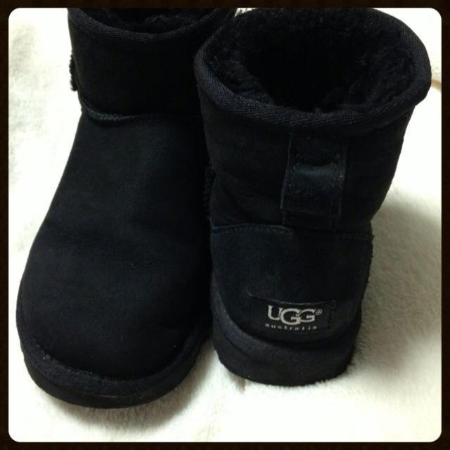 UGG(アグ)の♡UGGアグ クラシックミニ正規品 黒♡ レディースの靴/シューズ(ブーツ)の商品写真