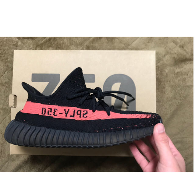 adidas(アディダス)のyeezy boost 350 v2 red 26 コスメ/美容のコスメ/美容 その他(その他)の商品写真