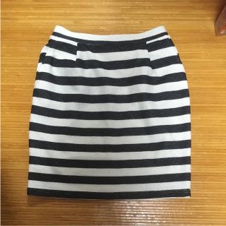 ザラ(ZARA)の新品タグ付き ポーダー スカート(ひざ丈スカート)