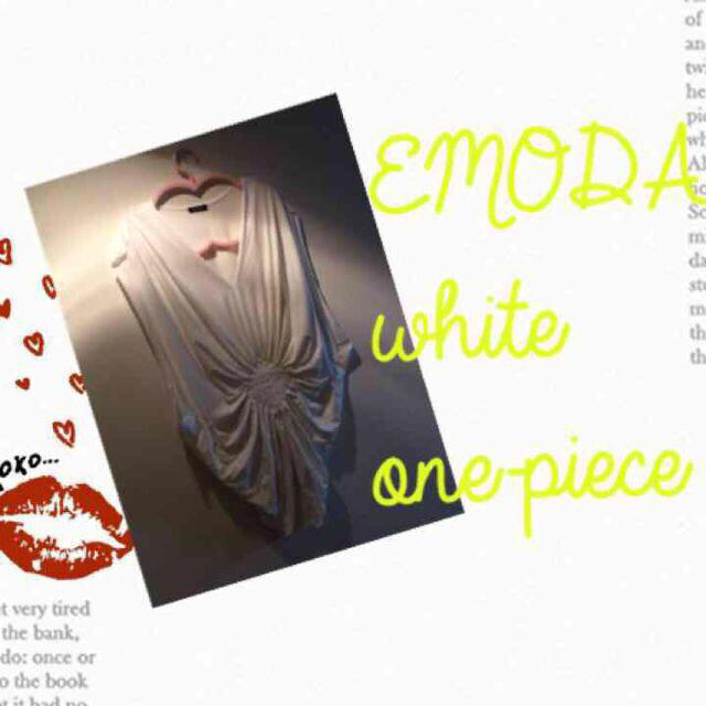 EMODA(エモダ)のEMODA ホワイト トップス レディースのトップス(カットソー(半袖/袖なし))の商品写真
