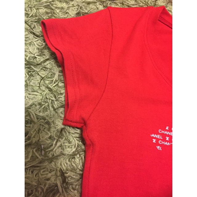 CHANEL(シャネル)の古着屋にて購入。CHANEL シルバー ロゴ ヴィンテージ tシャツ レディースのトップス(Tシャツ(半袖/袖なし))の商品写真