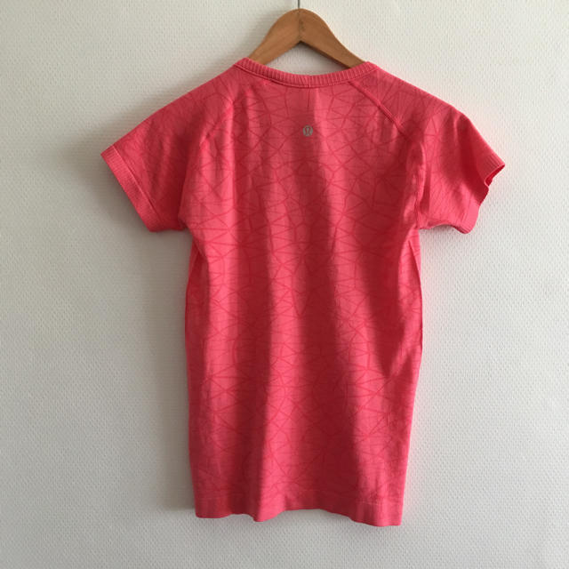 lululemon(ルルレモン)の*outlet* lululemon size10 T-shirts スポーツ/アウトドアのトレーニング/エクササイズ(ヨガ)の商品写真