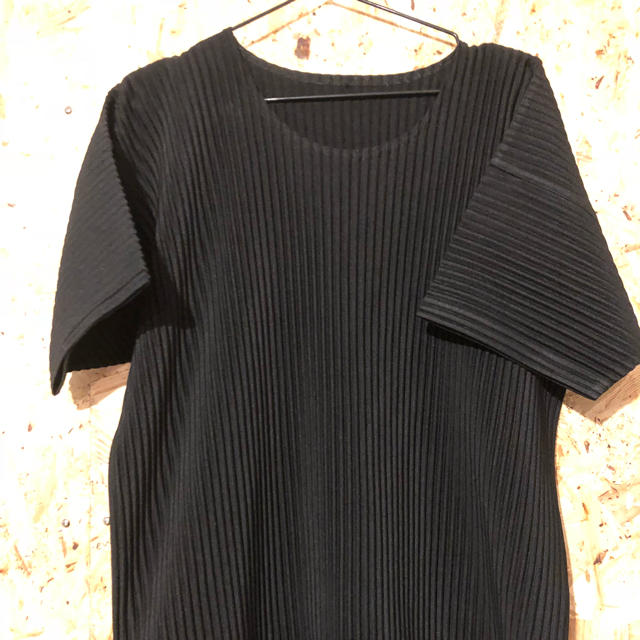 ISSEY MIYAKE(イッセイミヤケ)のISSEY MIYAKE HOMME PLISSE Tシャツ メンズのトップス(Tシャツ/カットソー(半袖/袖なし))の商品写真