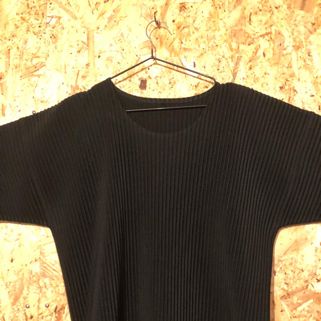 ISSEY MIYAKE(イッセイミヤケ)のISSEY MIYAKE HOMME PLISSE Tシャツ メンズのトップス(Tシャツ/カットソー(半袖/袖なし))の商品写真