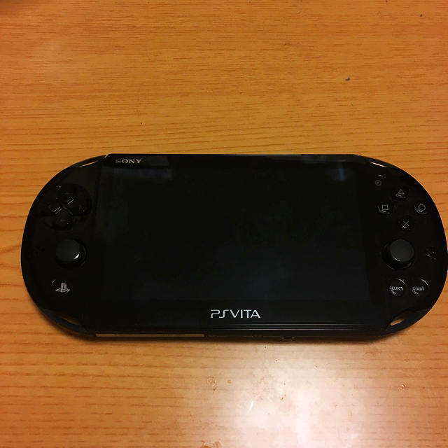 エンタメ/ホビーPS vita PCH-2000 本体