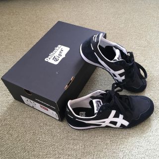 オニツカタイガー(Onitsuka Tiger)のOnitsuka Tiger  SERRANO BLACK/WHITE 23.5(スニーカー)