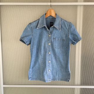 ギャップ(GAP)のGAP 半袖 デニムシャツ　値下げ(シャツ/ブラウス(半袖/袖なし))