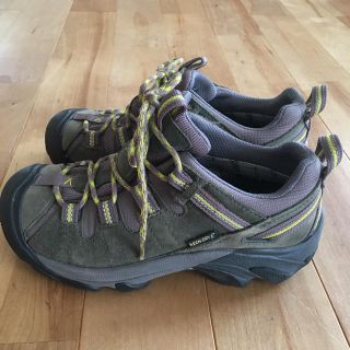 キーン(KEEN)のhmhm様専用 KEEN キーン トレッキングシューズ サイズ22.5㎝(登山用品)