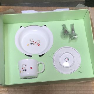 ファミリア(familiar)の値下げ‼️新品‼️ファミリア  ベビー食器セット(プレート/茶碗)