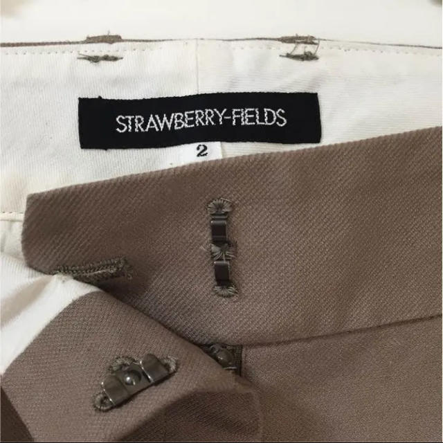 STRAWBERRY-FIELDS(ストロベリーフィールズ)のストロベリーフィールズ ストレッチクロップドパンツ  レディースのパンツ(クロップドパンツ)の商品写真