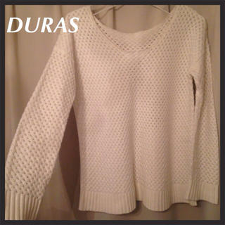 デュラス(DURAS)の美品、ホワイトニット！(ニット/セーター)