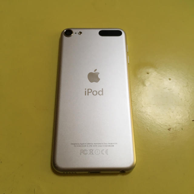 iPod touch(アイポッドタッチ)の成約済み iPod touch 第6世代 32G/シルバー スマホ/家電/カメラのオーディオ機器(ポータブルプレーヤー)の商品写真