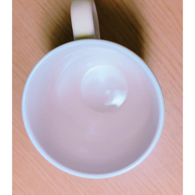 ハローキティ(ハローキティ)のキティーちゃんバースデーマグカップ 2月24日 インテリア/住まい/日用品のキッチン/食器(グラス/カップ)の商品写真