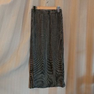 イッセイミヤケ(ISSEY MIYAKE)の☆ISSEY MIYAKEドット プリーツ ロングスカート☆(ロングスカート)