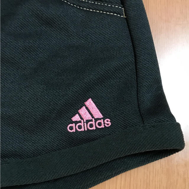 adidas(アディダス)の130㎝ adidas キッズ adidasDAYS デニム風 ショートパンツ キッズ/ベビー/マタニティのキッズ服女の子用(90cm~)(パンツ/スパッツ)の商品写真