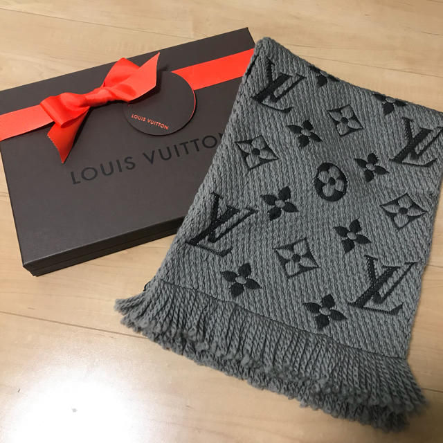 LOUIS VUITTON(ルイヴィトン)のpi様専用♡ルイヴィトンマフラー レディースのファッション小物(マフラー/ショール)の商品写真