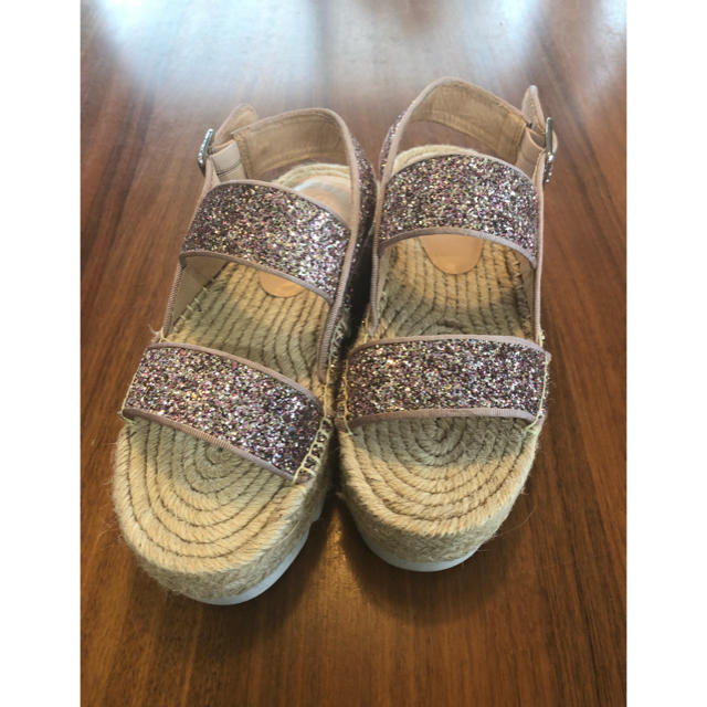 ZARA(ザラ)のヴィレッジソール  ピンクラメ レディースの靴/シューズ(サンダル)の商品写真