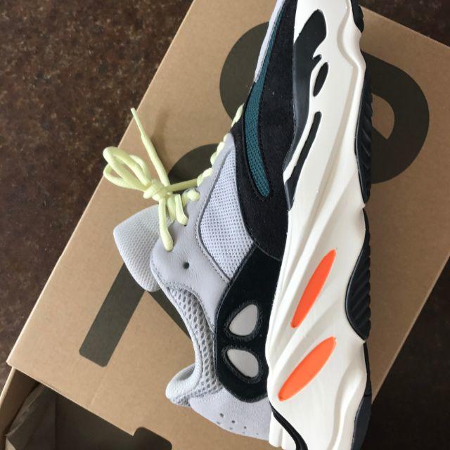 adidas(アディダス)のADIDAS YEEZY BOOST 700 27.5cm メンズの靴/シューズ(スニーカー)の商品写真