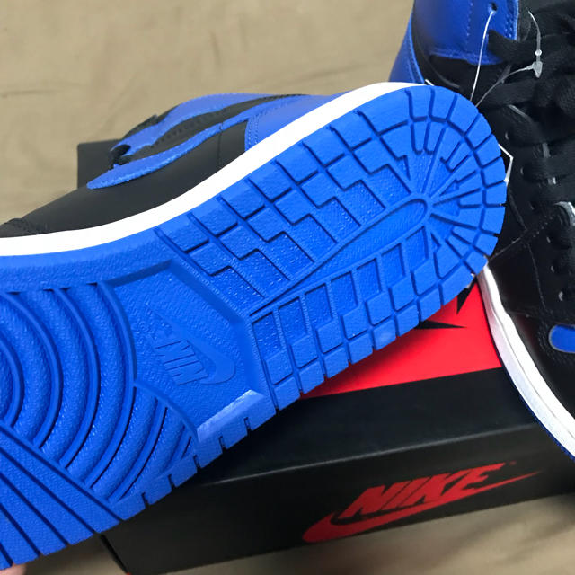 NIKE(ナイキ)のcake様専用NIKE jordan1 royal 新品未使用 メンズの靴/シューズ(スニーカー)の商品写真