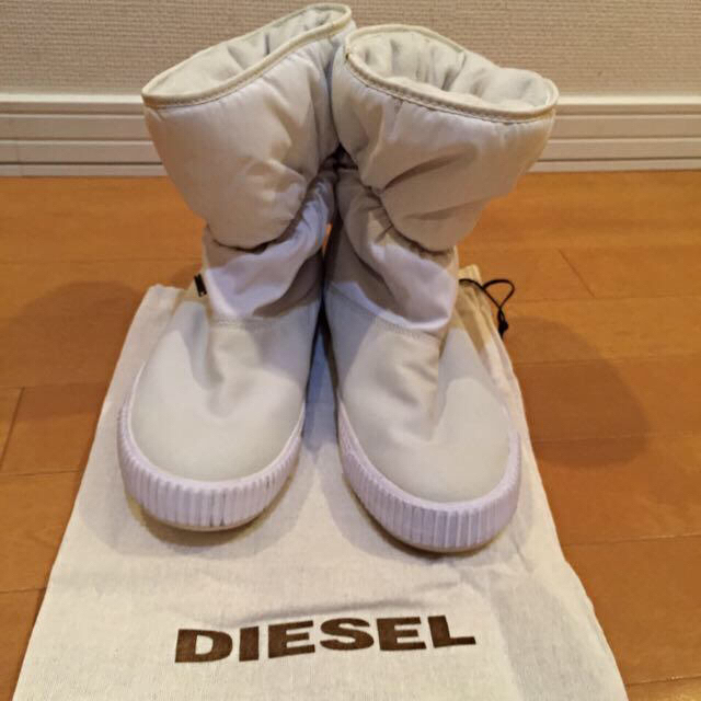 DIESEL(ディーゼル)のディーゼル スノーブーツ 白 レディースの靴/シューズ(ブーツ)の商品写真