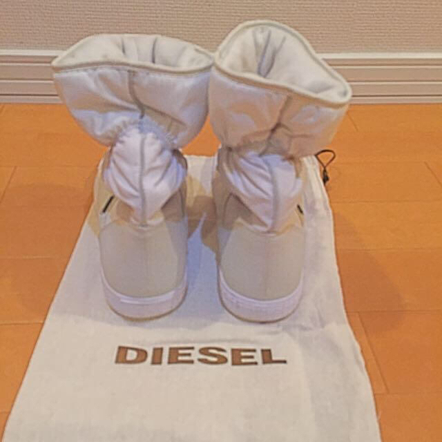 DIESEL(ディーゼル)のディーゼル スノーブーツ 白 レディースの靴/シューズ(ブーツ)の商品写真