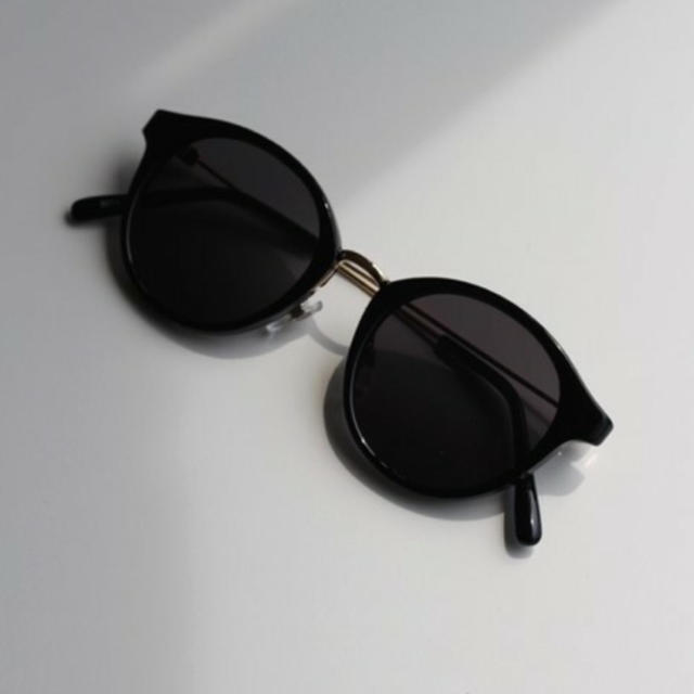 VIBGYOR(ビブジョー)の新品未使用＊メタルブリッジサングラス レディースのファッション小物(サングラス/メガネ)の商品写真