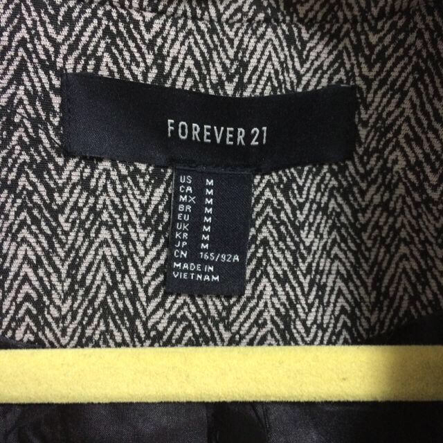 FOREVER 21(フォーエバートゥエンティーワン)のFOREVER21○ジャケット レディースのジャケット/アウター(テーラードジャケット)の商品写真