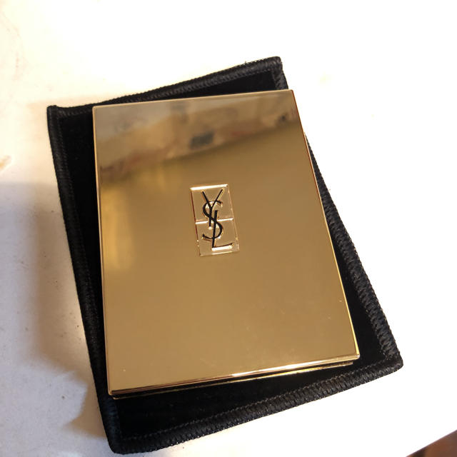 Yves Saint Laurent Beaute(イヴサンローランボーテ)のYSL パレットルミエルディバイン コスメ/美容のベースメイク/化粧品(フェイスパウダー)の商品写真