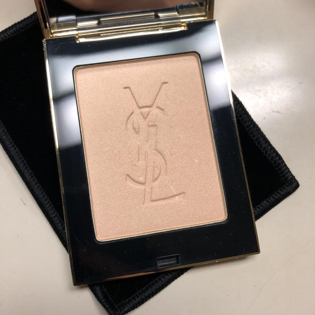 Yves Saint Laurent Beaute(イヴサンローランボーテ)のYSL パレットルミエルディバイン コスメ/美容のベースメイク/化粧品(フェイスパウダー)の商品写真