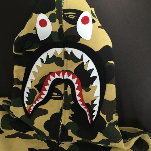 a bathing ape エイプシャークパーカーMサイズ