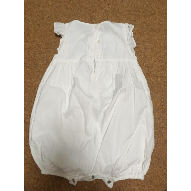 babyGAP(ベビーギャップ)の花柄刺繍ロンパース キッズ/ベビー/マタニティのベビー服(~85cm)(ロンパース)の商品写真