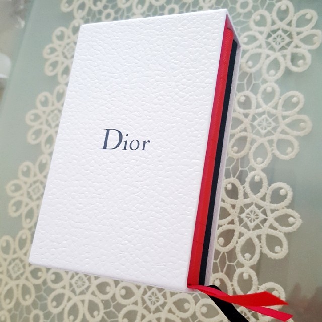 Christian Dior(クリスチャンディオール)の【未使用・超美品】Diorのお洒落な手帳３冊セット インテリア/住まい/日用品の文房具(ノート/メモ帳/ふせん)の商品写真