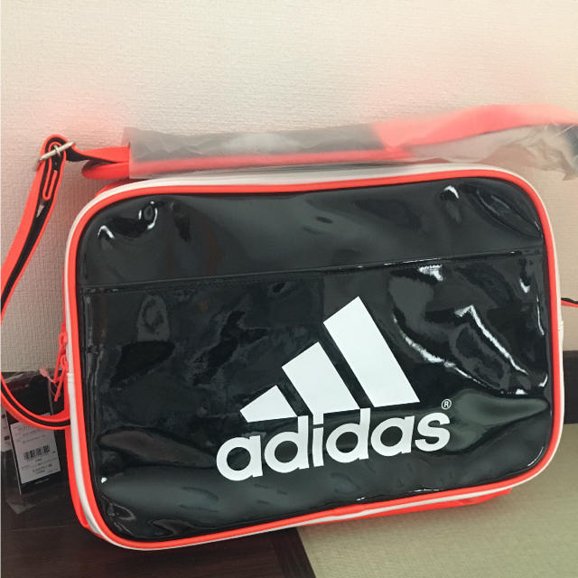 エナメルバッグ adidas サッカー