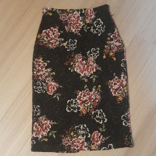 ザラ(ZARA)のZARAレース花柄タイトスカートご購入者様専用(ひざ丈スカート)