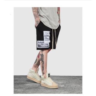 リックオウエンス(Rick Owens)のthread jungle DESIRE IN REALITY SHORTS(ショートパンツ)