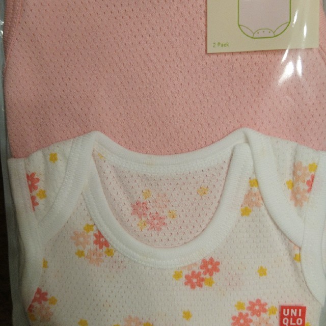 UNIQLO(ユニクロ)のユニクロ 肌着 ベビー コットンメッシュ 80 キッズ/ベビー/マタニティのベビー服(~85cm)(肌着/下着)の商品写真