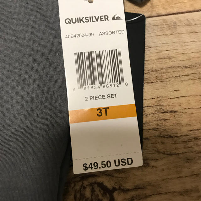 QUIKSILVER(クイックシルバー)の新品 クイックシルバー セットアップ キッズ/ベビー/マタニティのキッズ服男の子用(90cm~)(Tシャツ/カットソー)の商品写真