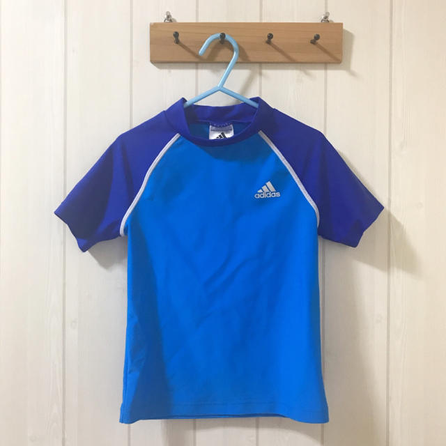 adidas(アディダス)の新品♥️adidas♥️ラッシュガード キッズ/ベビー/マタニティのキッズ服男の子用(90cm~)(水着)の商品写真