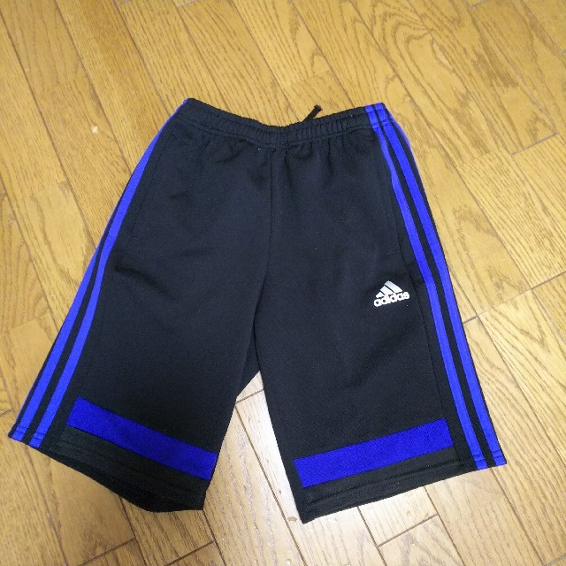 adidas(アディダス)のadidas 140 強ジャージ ハーフパンツ サッカー キッズ/ベビー/マタニティのキッズ服男の子用(90cm~)(パンツ/スパッツ)の商品写真