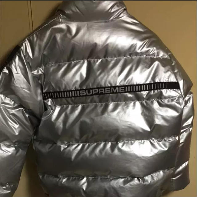 Supreme(シュプリーム)のシュプReflective Sleeve logo puffy jacket メンズのジャケット/アウター(ダウンジャケット)の商品写真