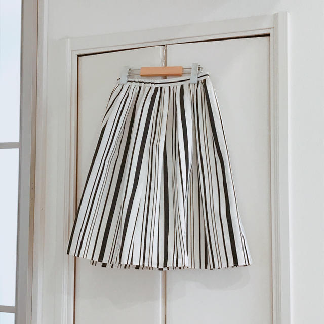 STRAWBERRY-FIELDS(ストロベリーフィールズ)のストロベリーフィールズ   スカート レディースのスカート(ひざ丈スカート)の商品写真