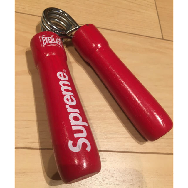 Supreme(シュプリーム)の◆こう様専用◆supremeハンドグリップ 握力 スポーツ/アウトドアのトレーニング/エクササイズ(トレーニング用品)の商品写真