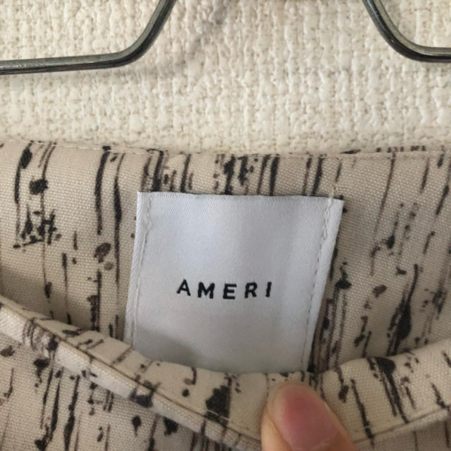 Ameri VINTAGE(アメリヴィンテージ)のAMERI クロップドパンツ レディースのパンツ(クロップドパンツ)の商品写真