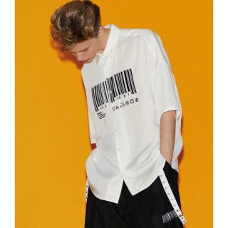 シャリーフ(SHAREEF)のSHAREEF ”BARCORD” EMB. S/S BIG SHIRTS(シャツ)