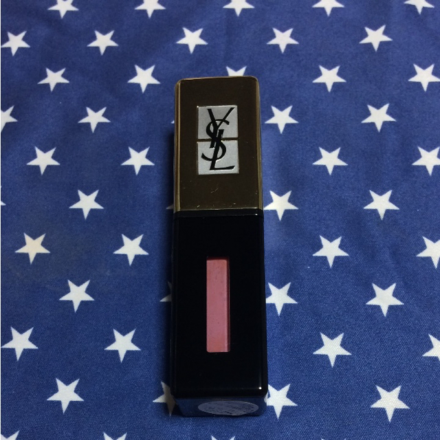 Yves Saint Laurent Beaute(イヴサンローランボーテ)のイヴ・サンローラン ルージュ ビュールクチュール ヴェルニ ポップ 208 コスメ/美容のベースメイク/化粧品(口紅)の商品写真