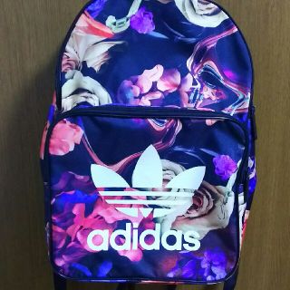 アディダス(adidas)のアディダス 花柄 リュック(リュック/バックパック)