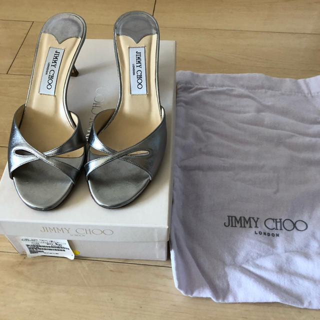 JIMMY CHOO(ジミーチュウ)の最終値下げ　ジミーチュウ シルバー サンダル 37 レディースの靴/シューズ(サンダル)の商品写真