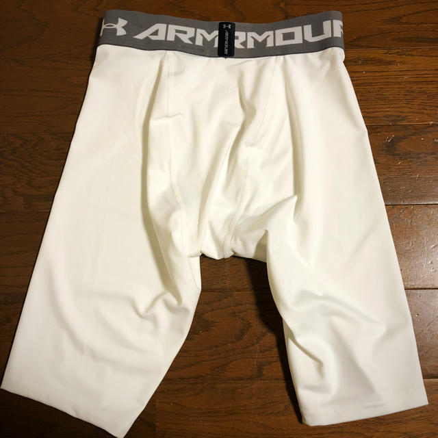 UNDER ARMOUR(アンダーアーマー)のアンダーアーマー スパッツ M 新品未使用  スポーツ/アウトドアのトレーニング/エクササイズ(トレーニング用品)の商品写真