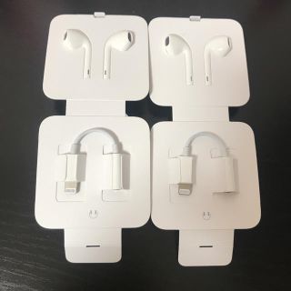 アイフォーン(iPhone)のカミンター様 iphone8 純正イヤホン アダプタ付 ×2(ヘッドフォン/イヤフォン)